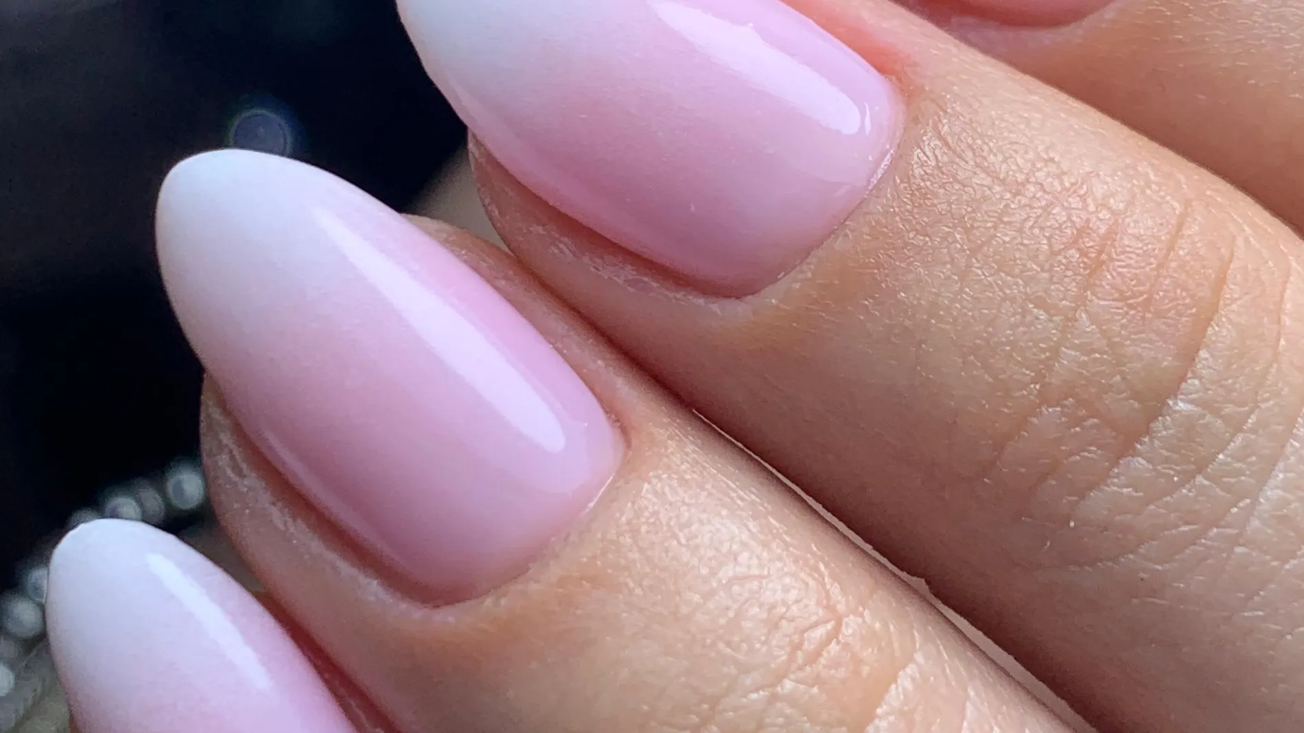 Manicura fancesa difuminada ‘baby boomer’ rosa