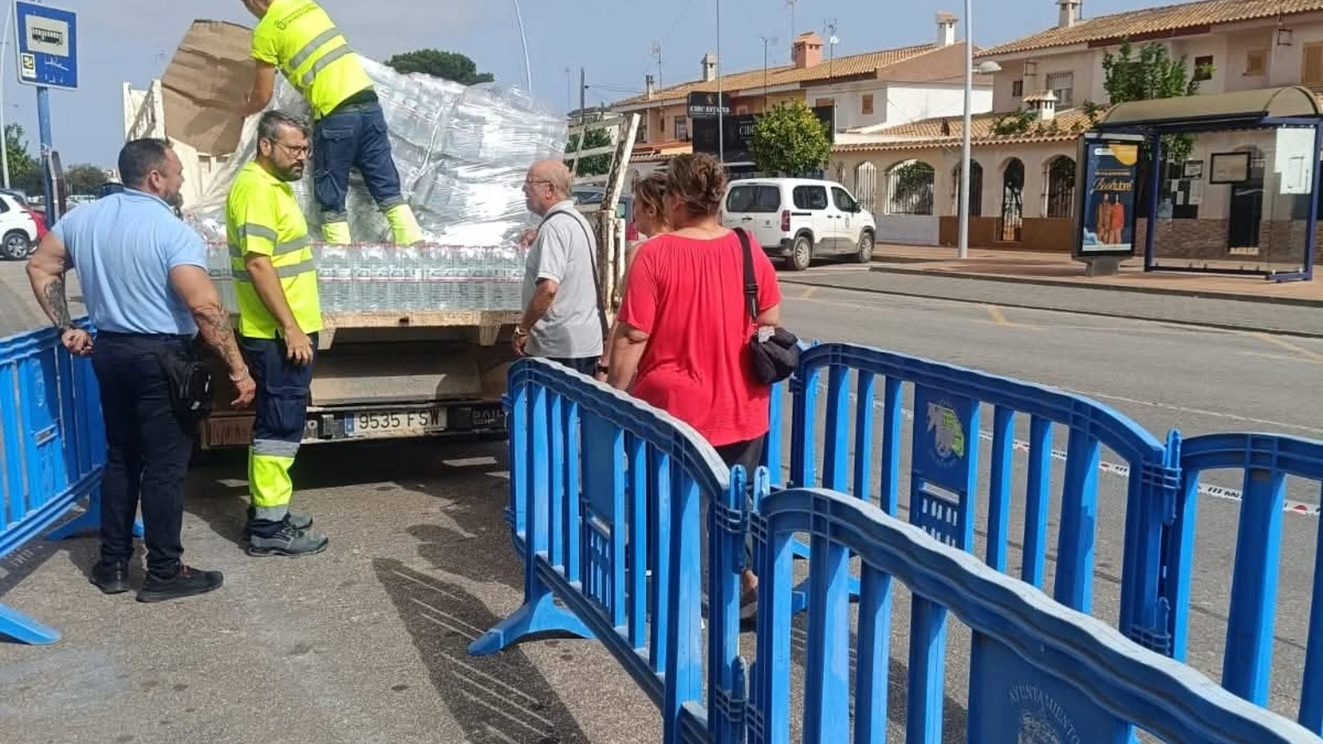 MURCIA.-AMP(2).- Municipios afectados por la incidencia en el canal de la MCT facilitan el acceso a duchas y cubas de agua