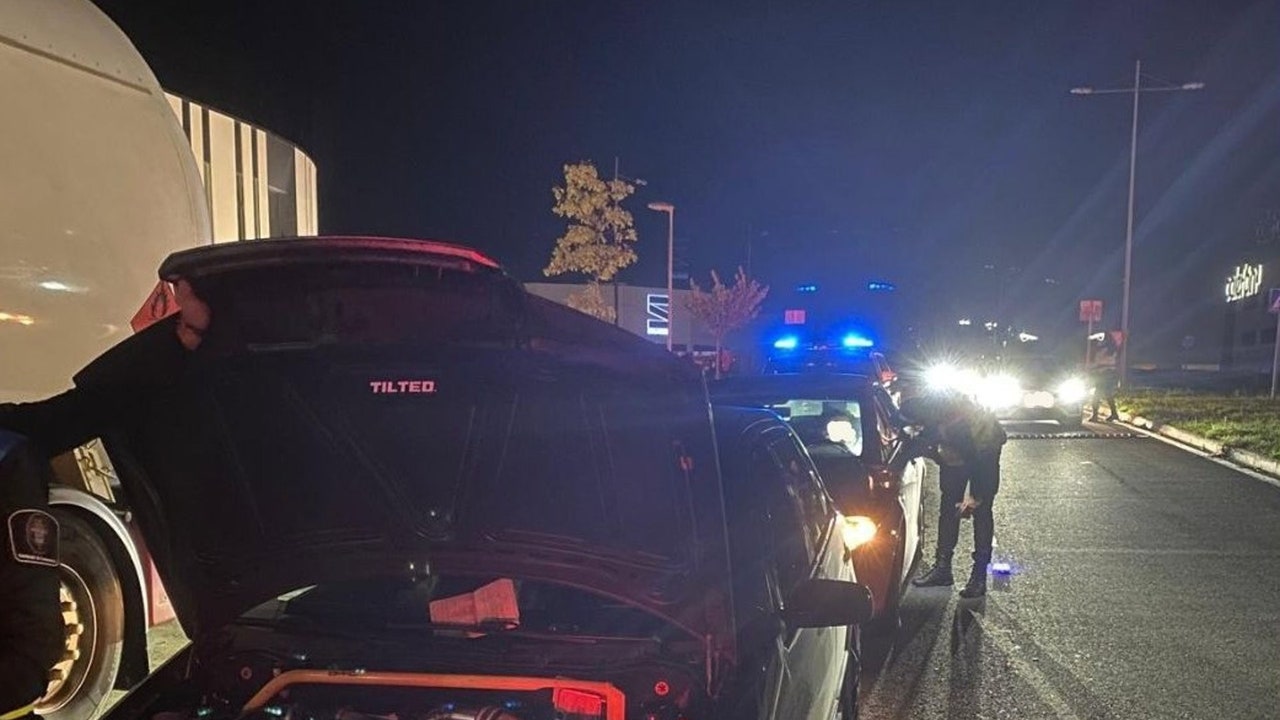 Desactivan una macroconcentración de vehículos en Santiago, con unos 150 conductores denunciados