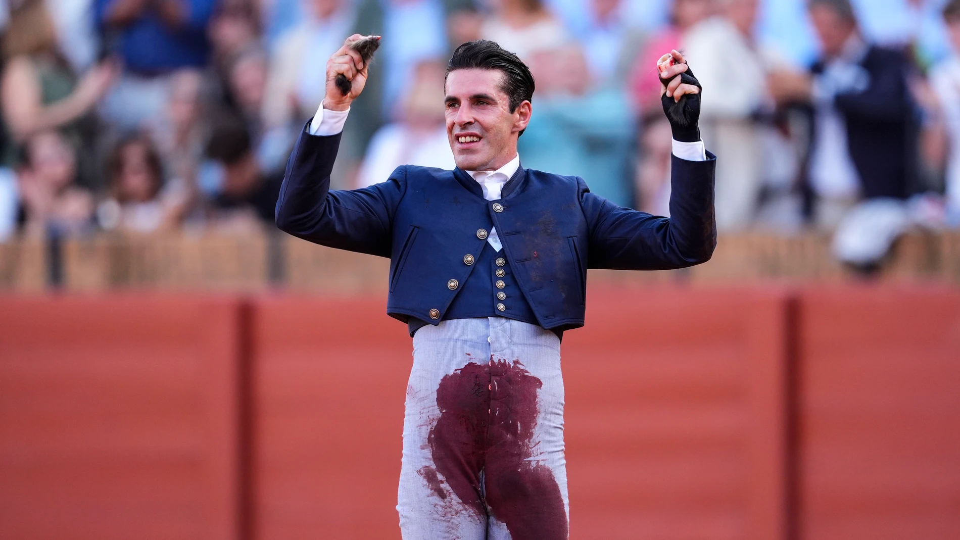 El torero Alejandro Talavante durante el Festival Taurino en homenaje a las Dinastía de los Vázquez en la Real Maestranza de Caballería, a 13 de octubre de 2025 en Sevilla (Andalucía, España). En la tarde de hoy se ha celebrado el Festival Taurino en homenaje a las Dinastía de los Vázquez a beneficio de la Bolsa de Caridad de la Hermandad de San Bernardo y de la Hermandad del Amor. 13 OCTUBRE 2025 Joaquin Corchero / Europa Press 13/10/2025