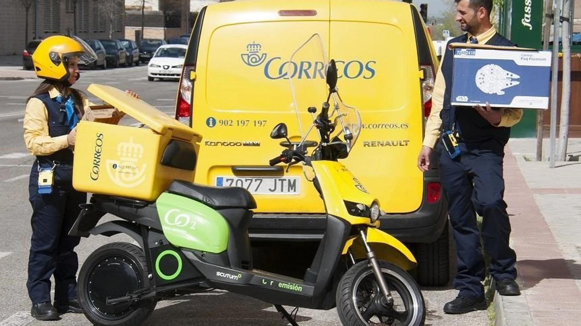 Economía.- Correos tuvo que recurrir a préstamos de 149 millones para pagar salarios y facturas de proveedores