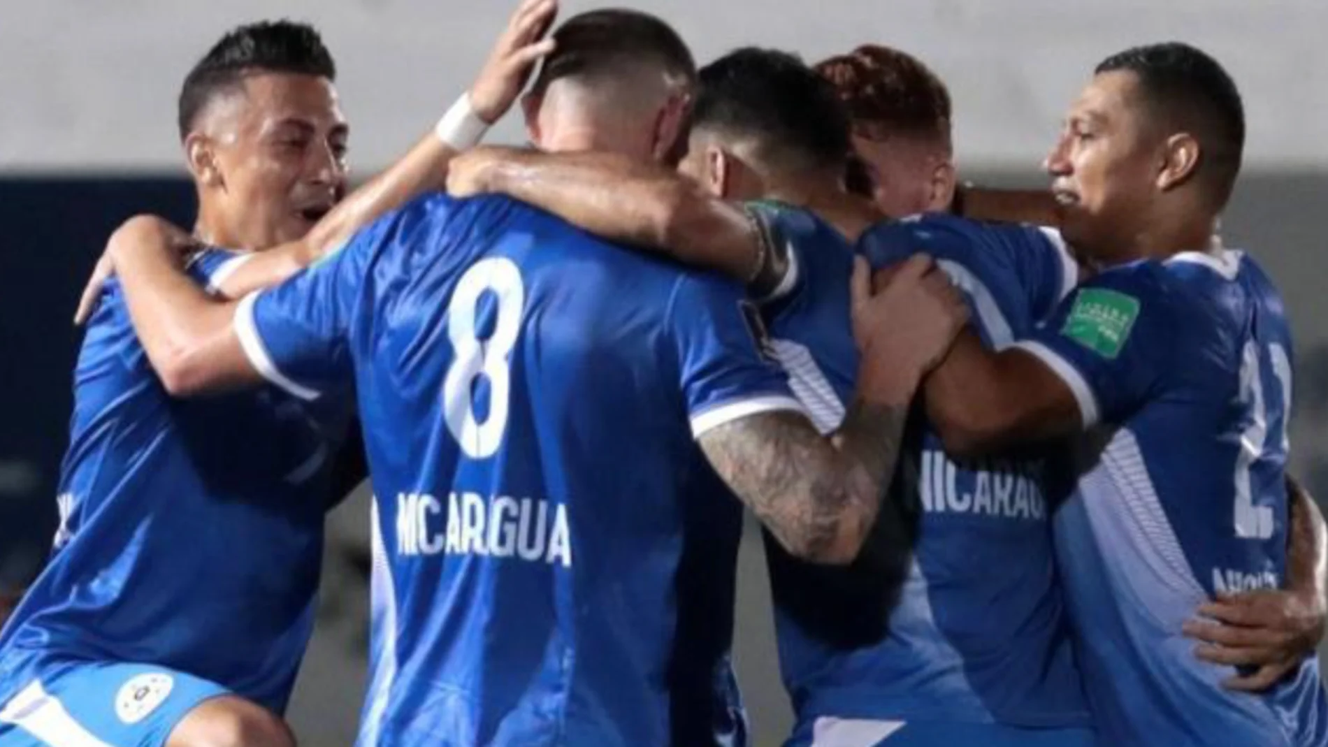 La Policía intenta detener a un futbolista de Nicaragua en el vestuario antes de jugar