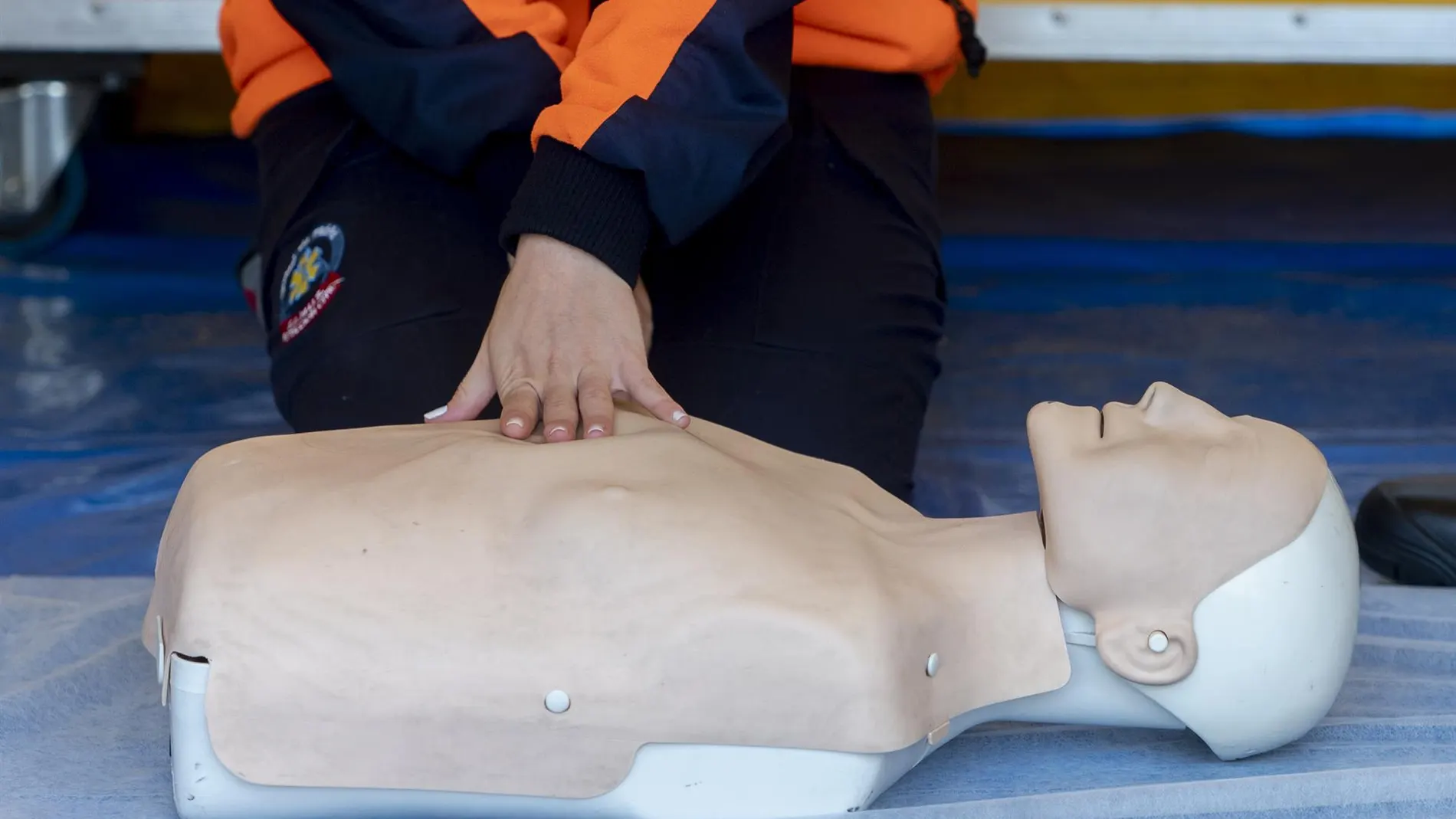 Solo el 40% de reanimaciones tras parada cardiorrespiratoria las inicia un testigo en España, frente al 60% en Europa