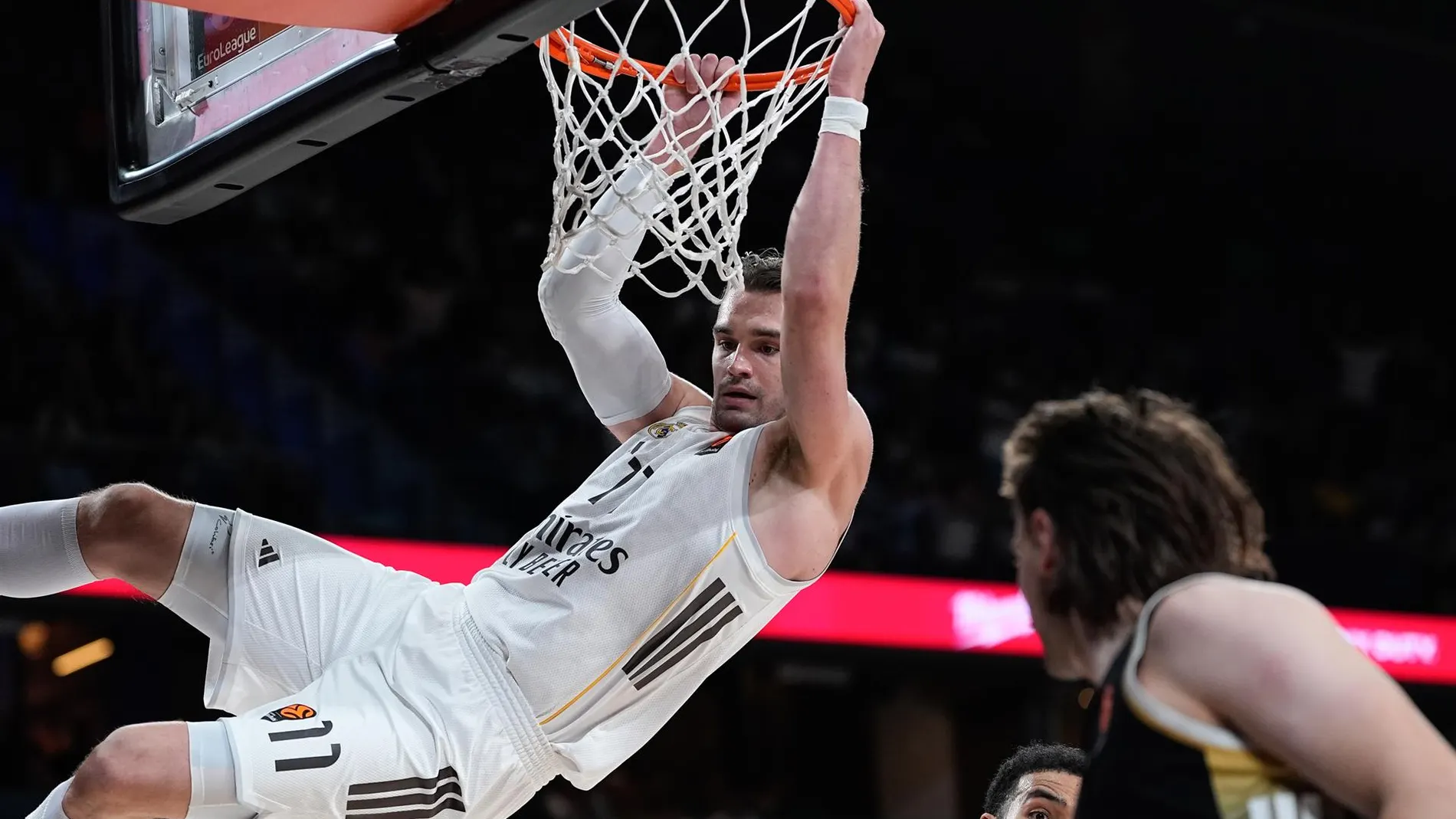 MADRID.-El Real Madrid busca su tercera victoria seguida en casa en Euroliga ante el Partizán