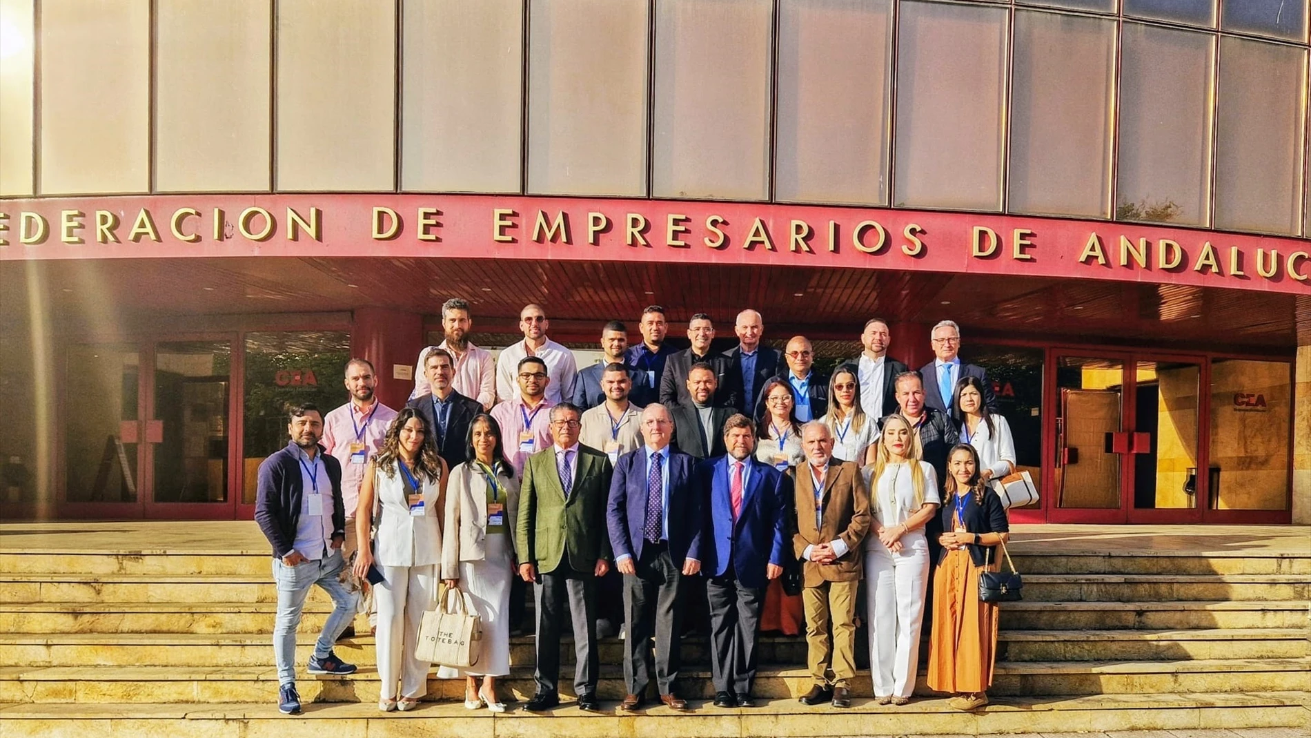 CEA recibe una delegación de líderes empresariales de Colombia que buscan conocer el modelo turístico andaluz.