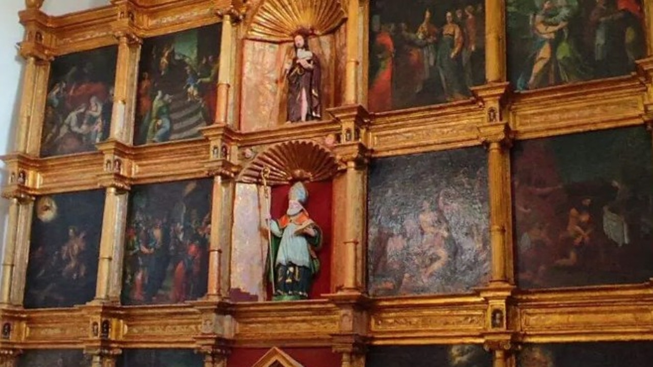 El precioso retablo del siglo XVI que luce otra vez en su esplendor tras cuatro años de minuciosa restauración