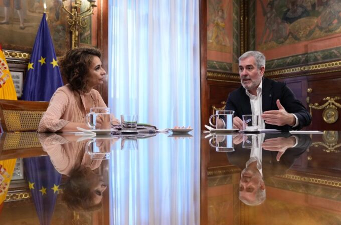 Clavijo arranca al Gobierno más de 400 millones para Canarias mientras Madrid sigue aplazando los compromisos con las islas
