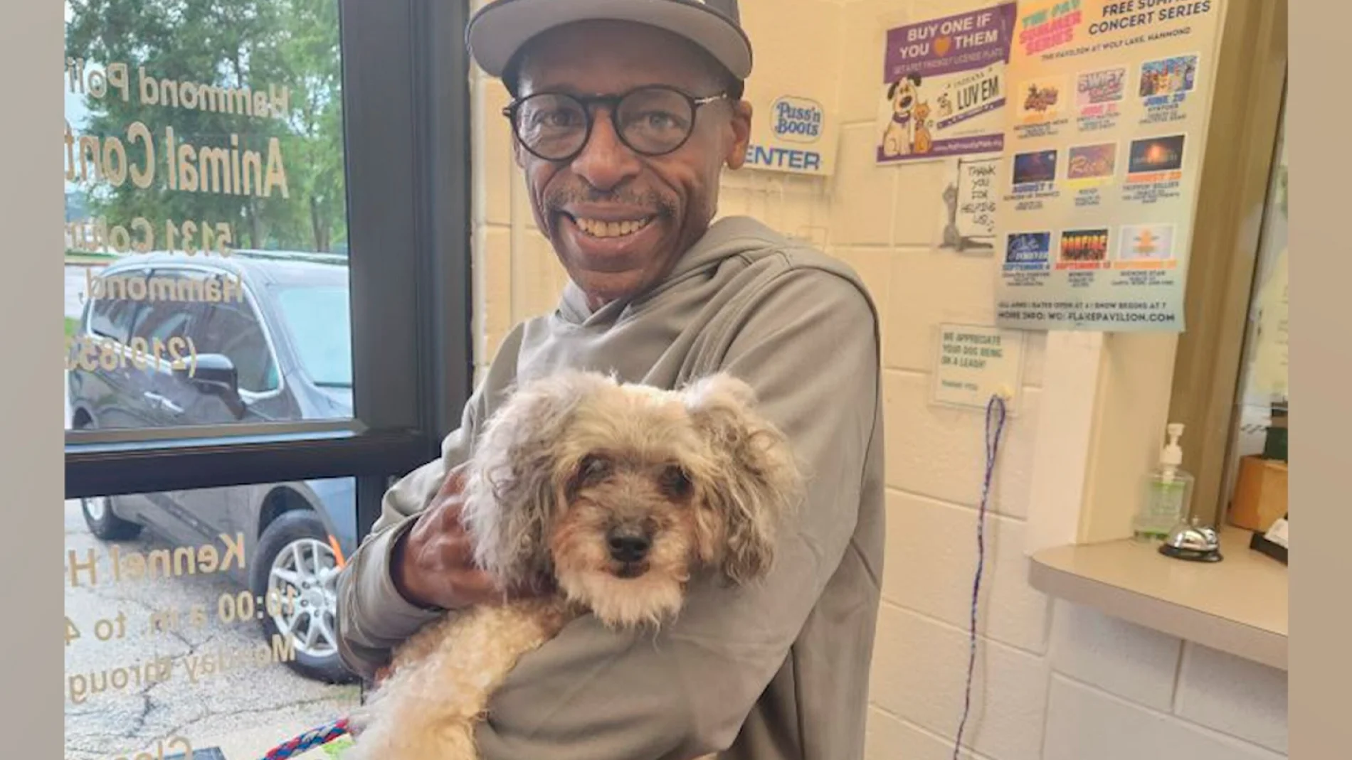 Se vuelve viral la historia de un hombre de Chicago que se reencontró con su perro perdido después de 10 años