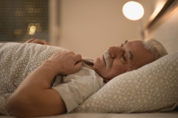 Ni melatonina ni infusiones: el truco para dormir mejor a partir de los 60 años Ni melatonina ni infusiones: el truco para dormir mejor a partir de los 60 años