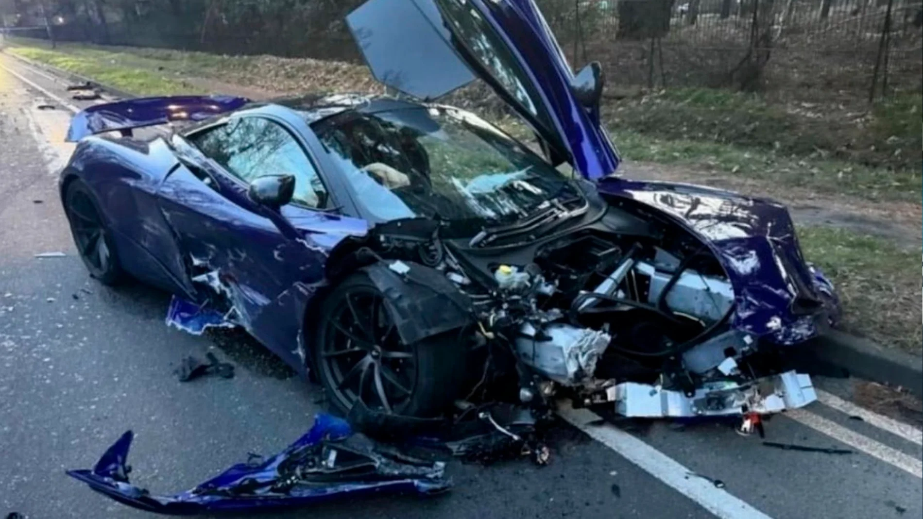 Un tiktoker es arrestado tras un año prófugo por estrellar su coche de lujo y huir del lugar