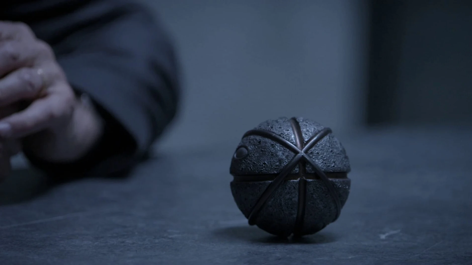 En 'Continuum', Kiera Camero viaja de 2077 a 2012 para detener a un grupo de criminales que amenaza el futuro