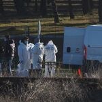 TRASPINEDO (VALLADOLID), 05/02/2022.- Efectivos de la polic&iacute;a cient&iacute;fica de la Guardia Civil en el lugar donde hoy ha sido hallado un cuerpo que podr&iacute;a corresponder a la joven Esther L&oacute;pez, de 35 a&ntilde;os, desaparecida hace veinticinco d&iacute;as en Traspinedo (Valladolid). 