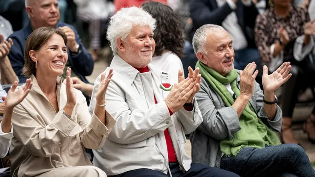 Almodóvar ve "más necesario que nunca" un gobierno progresista: "No me pondría en el lugar de Sánchez, es tarea ardua"