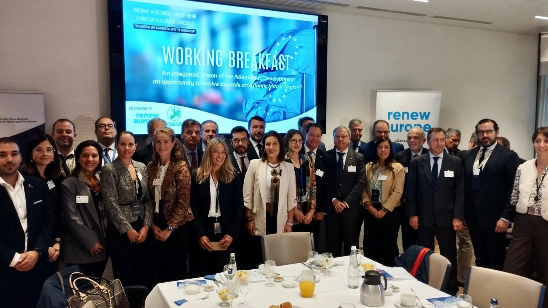 Foto de família de la reunión de las Cámaras en Bruselas
