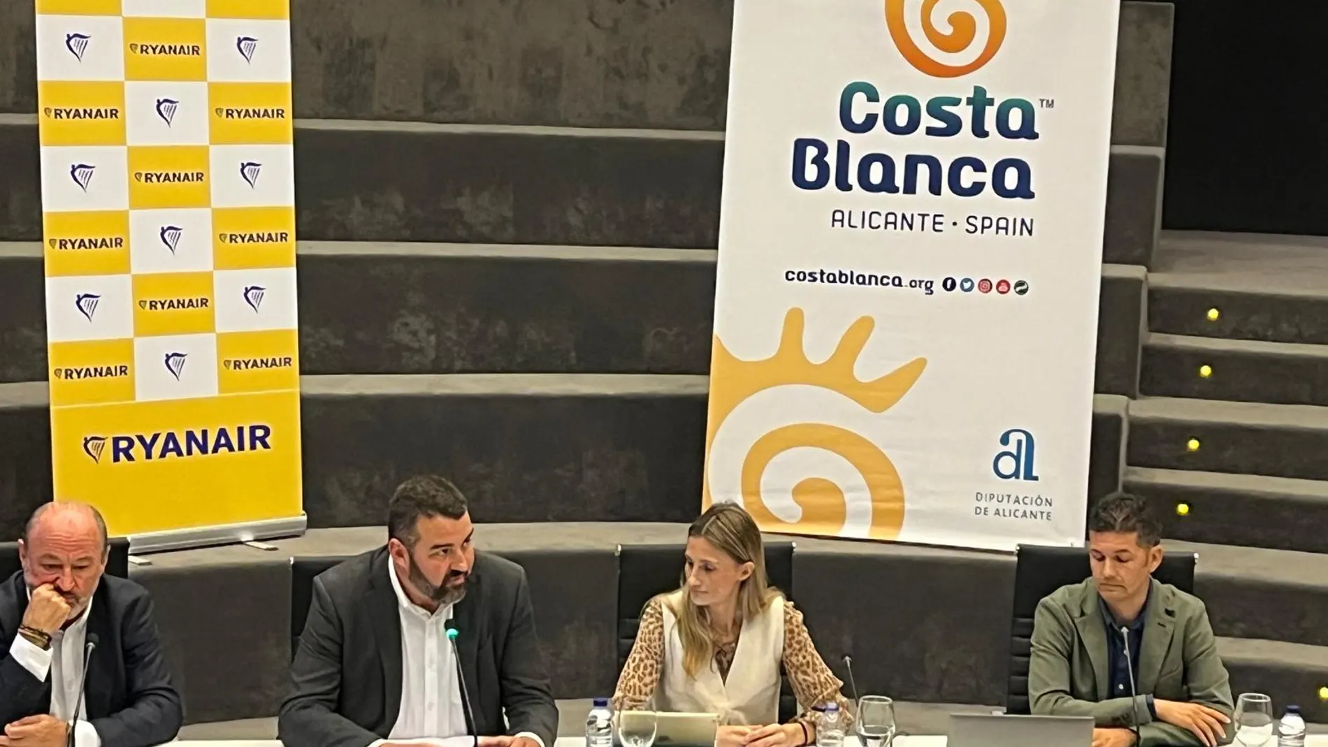 Ryanair ha presentado hoy su oferta de rutas de invierno para el aeropuerto Alicante-Elche Miguel Hernández