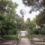 Madrid rehabilita los dos molinos de Chicago, instalados hace un siglo, en la Quinta de los Molinos