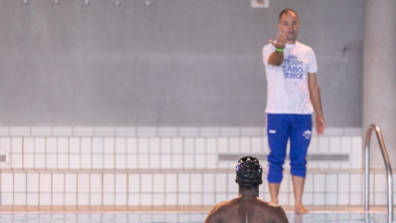Un español en Cabo Verde: el Mundial, el precio de la ropa y la natación