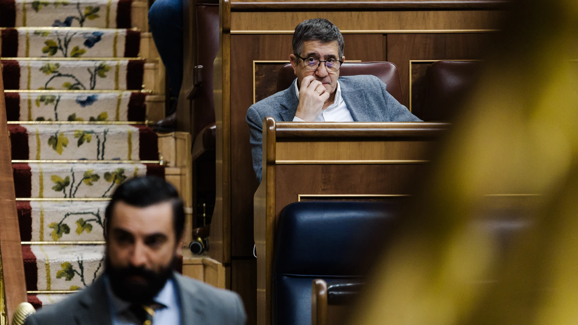 El portavoz del PSOE Patxi López, durante una sesión plenaria, en el Congreso de los Diputados, a 14 de octubre de 2025, en Madrid (España). El BNG propone en el Congreso reducir la jornada laboral máxima legal en España de 40 a 35 horas semanales sin pérdida salarial, reforzando además el control sobre las horas extra y el registro horario. La propuesta se debate tras el reciente rechazo de una reducción previa a 37,5 horas en la cámara baja propuesta por el ministerio de trabajo. 14 OCTUBR...