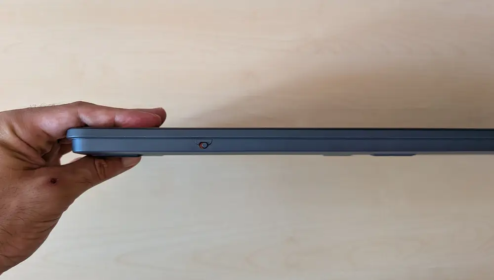 Logitech Signature Slim Solar+
