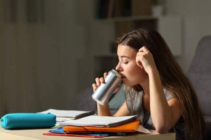 Un estudio asocia los refrescos light y azucarados con mayor riesgo de enfermedad hepática