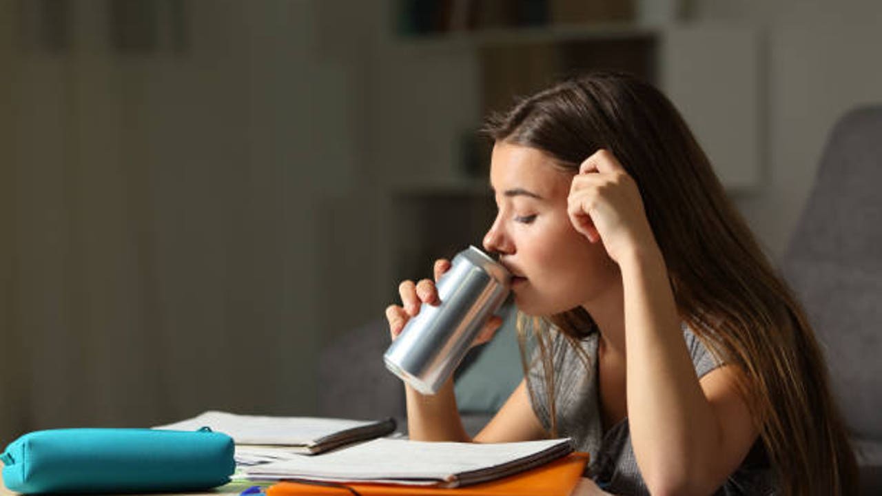 Un estudio asocia los refrescos light y azucarados con mayor riesgo de enfermedad hepática