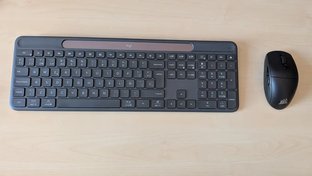 Logitech Signature Slim Solar+