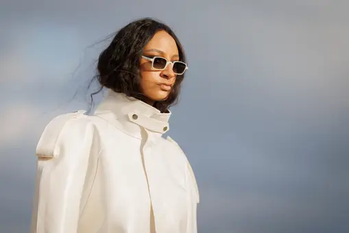 Adiós a los pantalones anchos: en 2026 llevaremos los elegantes pantalones Gstaad Adiós a los pantalones anchos: en 2026 llevaremos los elegantes pantalones Gstaad