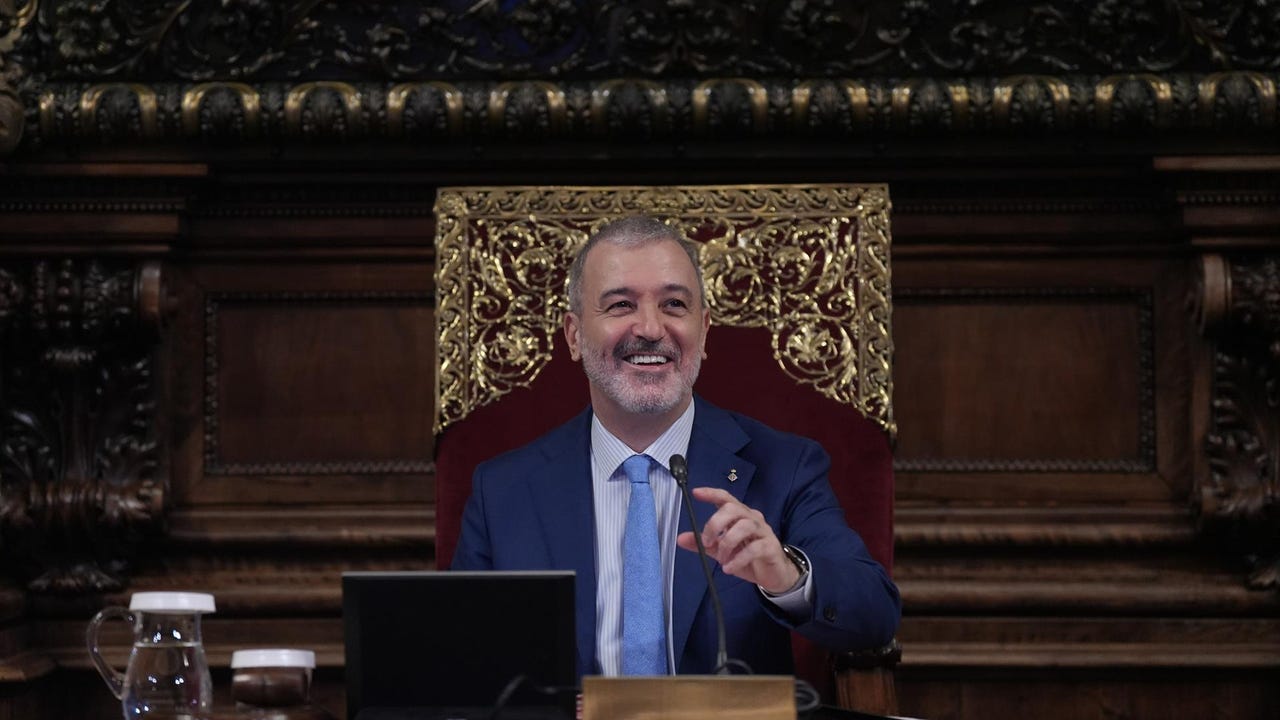 Collboni cierra un acuerdo con ERC y Comunes para los presupuestos de Barcelona