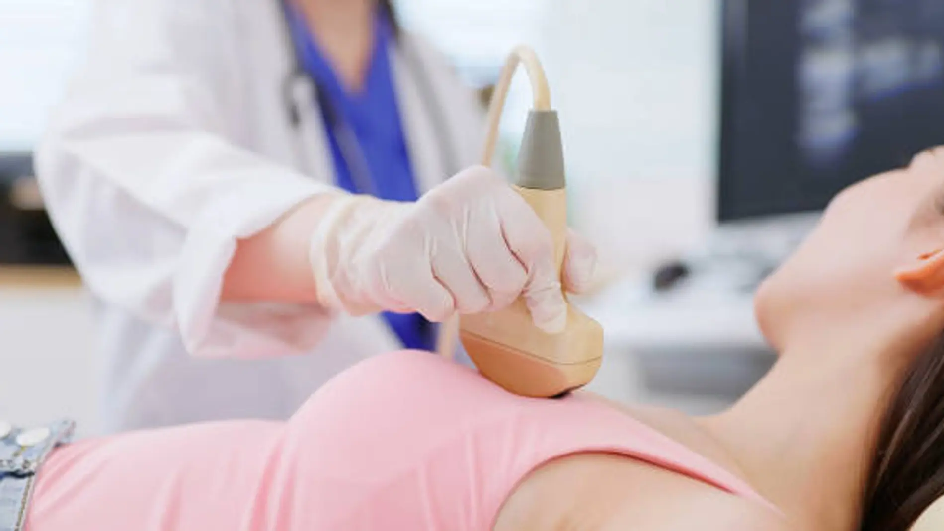 ¿Cuáles son los primeros síntomas que alertan de un posible cáncer de mama?