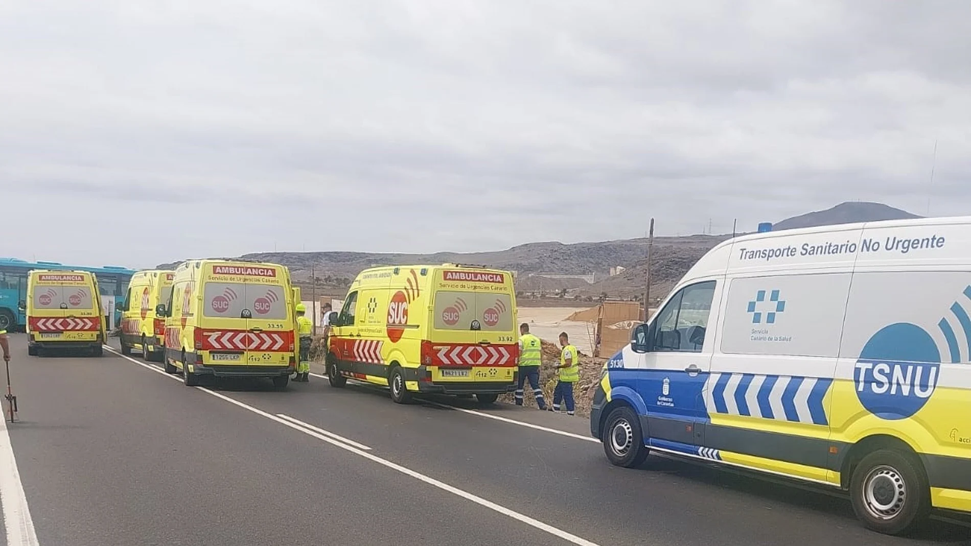 Ambulancias del Servicio de Urgencias Canario en el momento del suceso