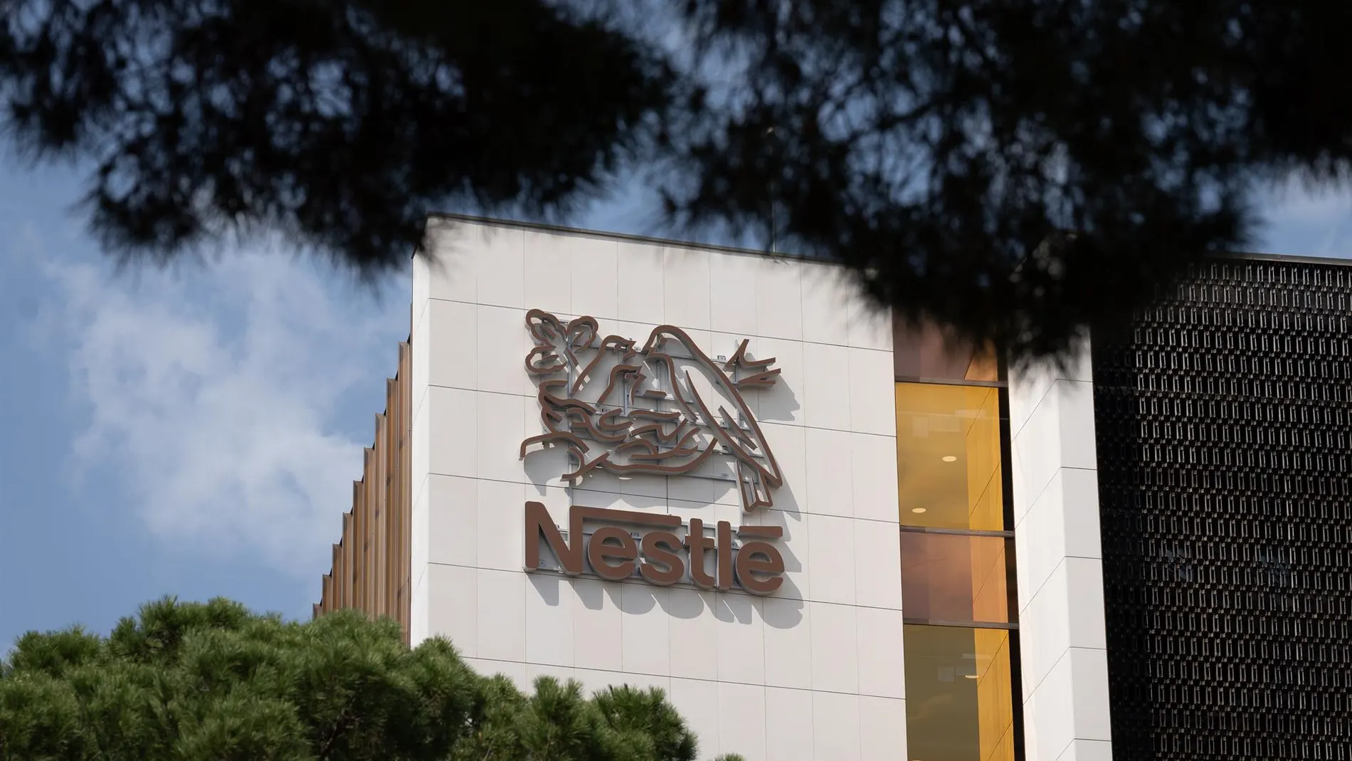 Economía.-CSIF reconoce "inquietud" y pide información tras el anuncio de Nestlé de recortar 16.000 empleos en dos años