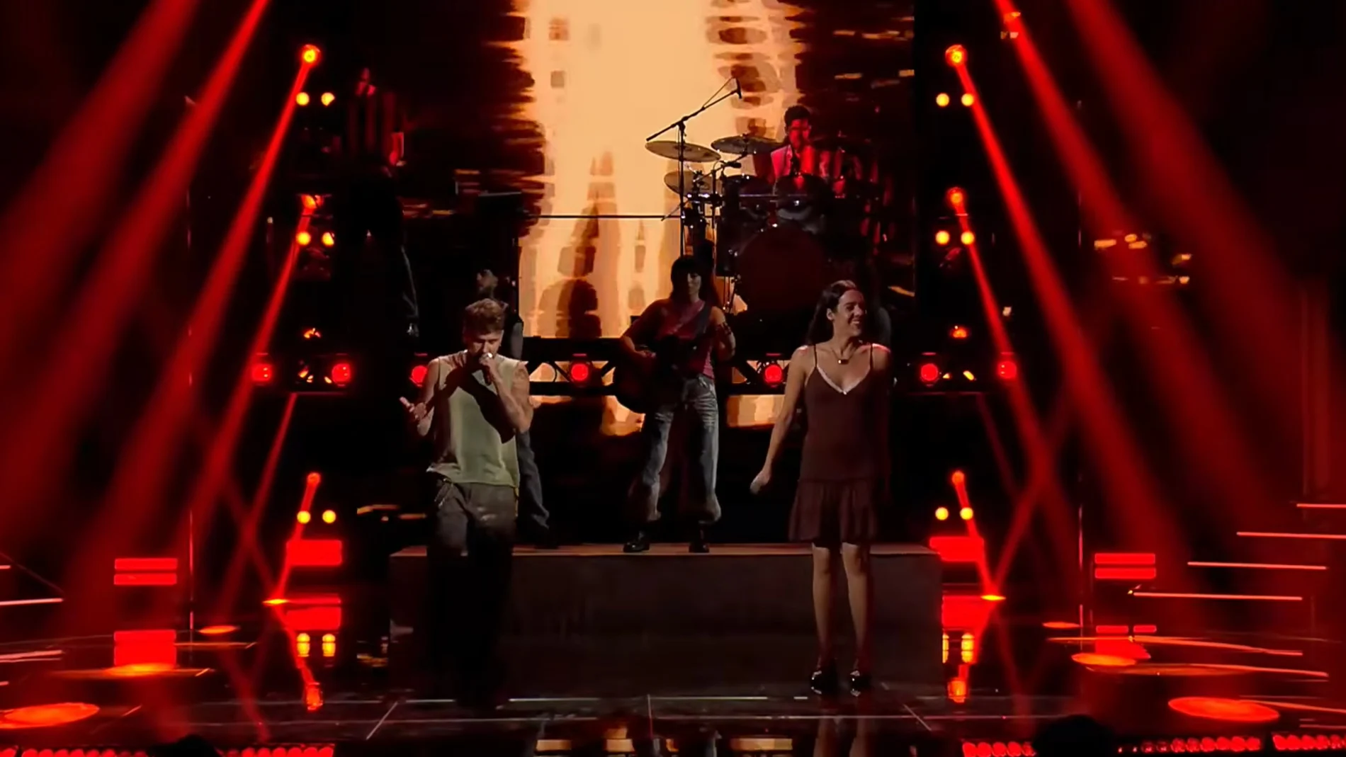 Dani Fernández y Valeria Castro en la gala 4 de 'OT 2025'