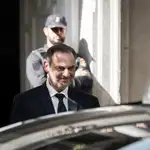 VÍDEO: Ábalos escoge a Carlos Bautista, exfiscal de la AN que llevó casos como 'Faisán' o 11-M, como su nuevo abogado