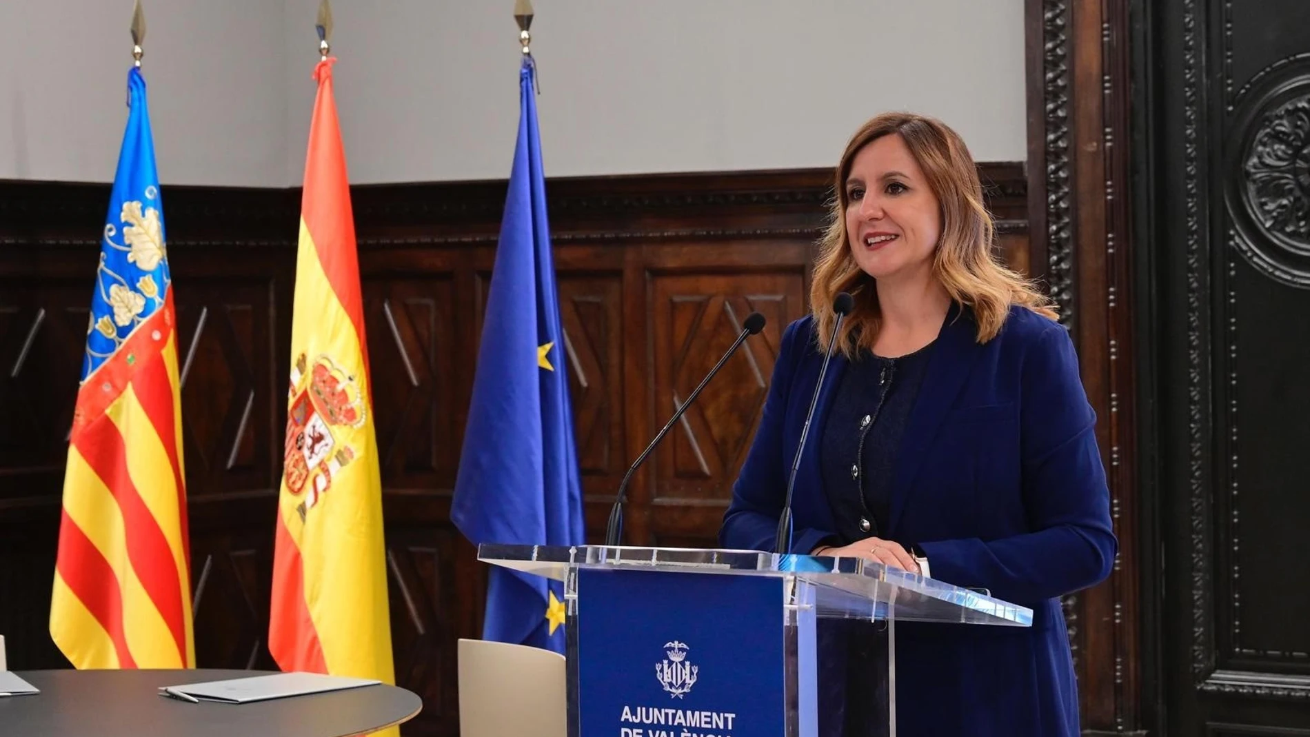La alcaldesa de València, María José Catalá, en una comparecencia ante los medios de comunicación. REMITIDA / HANDOUT por AYUNTAMIENTO DE VALÈNCIA Fotografía remitida a medios de comunicación exclusivamente para ilustrar la noticia a la que hace referencia la imagen, y citando la procedencia de la imagen en la firma 25/09/2025