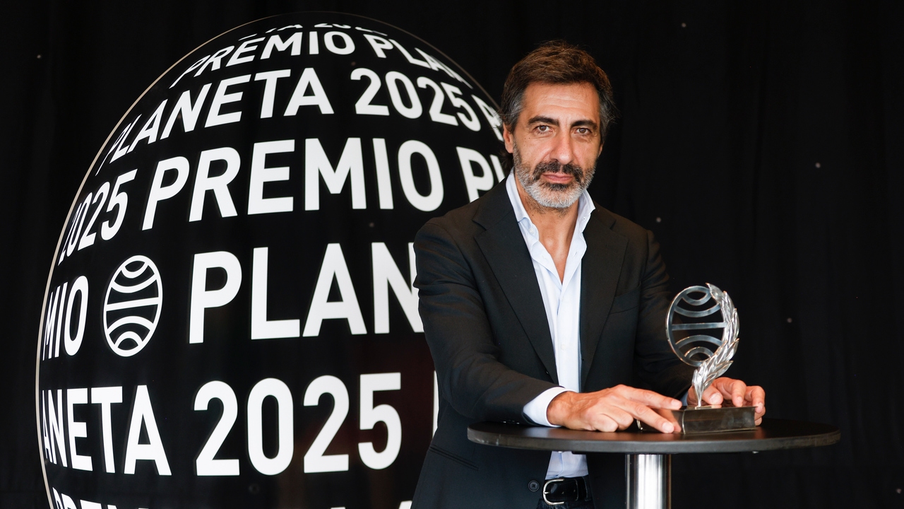 Hacienda siempre gana: Juan del Val tendrá que devolver un 43,34% del Premio Planeta 2025 en su próximo IRPF