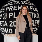 &Aacute;ngela Banzas, finalista del Planeta