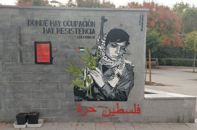 El mural, situado en una plaza junto al recinto ferial