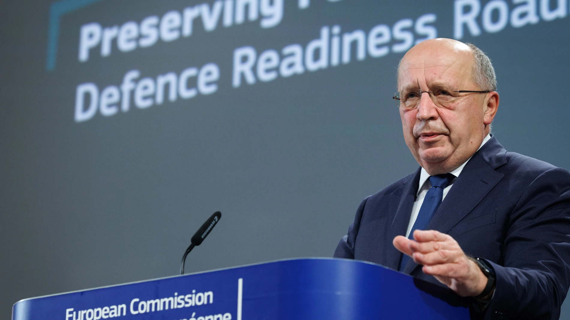 BELGIUM (Brussels), 16/10/2025.- European Commissioner for Defence and Space Andrius Kubilius gives a press conference to present European Defence Readiness 2030 Roadmap at the European Commission in Brussels, Belgium, 16 October 2025. The EU commission presented 'Readiness 2030', a plan to strengthen its military capacity, industrial base, and joint defense investment by 2030 through coordinated funding, procurement, and readiness measures to make Europe more self-reliant and secure. (Bélgic...