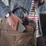 Seagate One Touch es tan pequeño y ligero que no te enteras que lo llevas encima