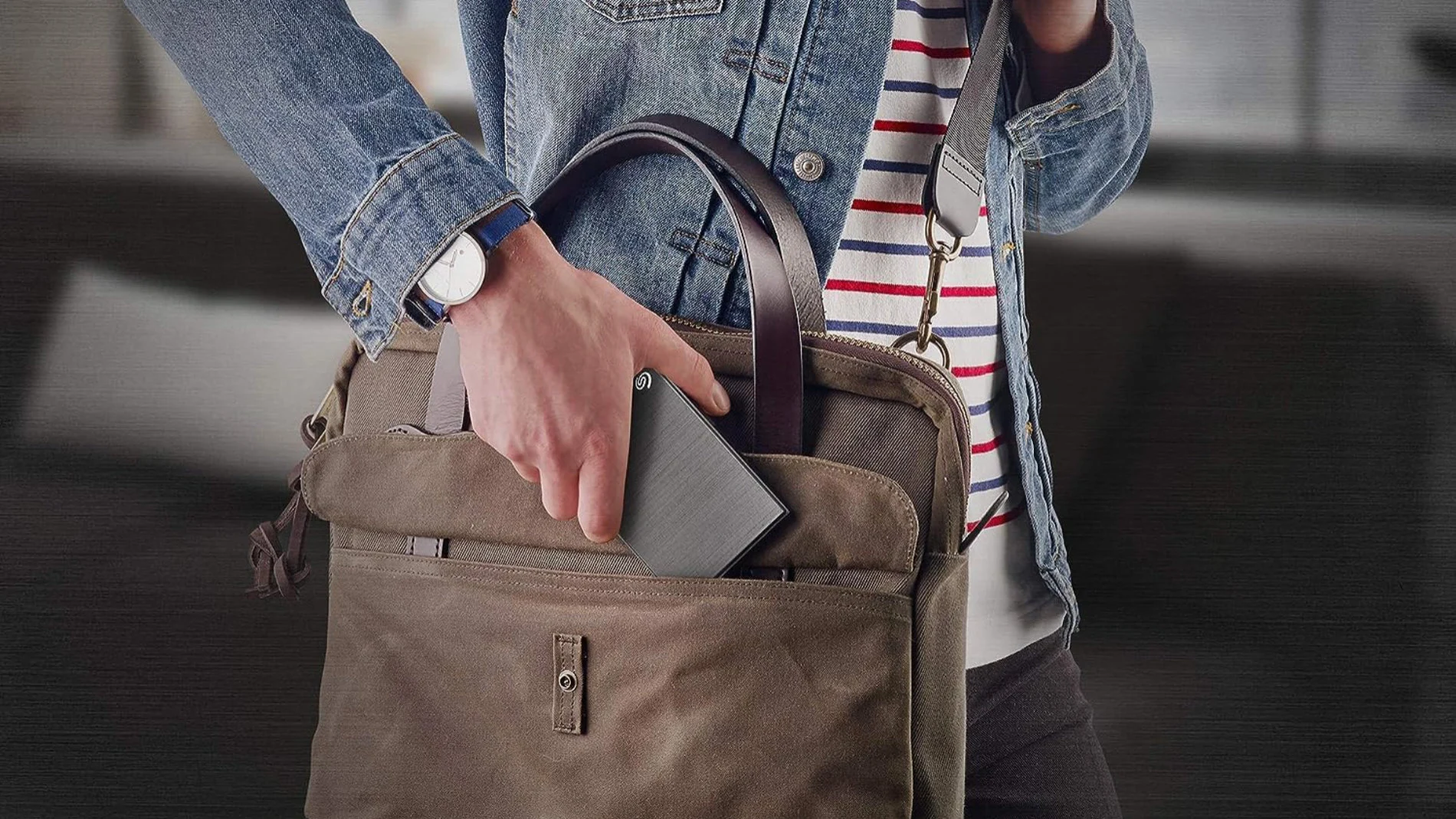 Seagate One Touch es tan pequeño y ligero que no te enteras que lo llevas encima