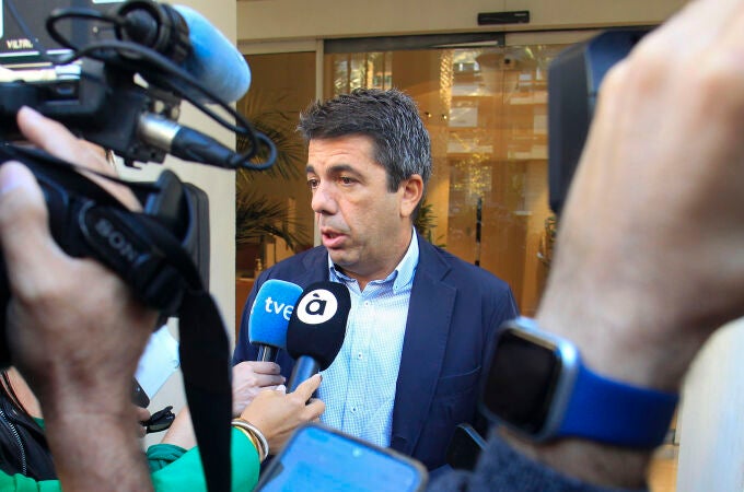 Mazón se reúne con el alcalde de Agost (Alicante)