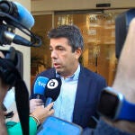 Mazón se reúne con el alcalde de Agost (Alicante)