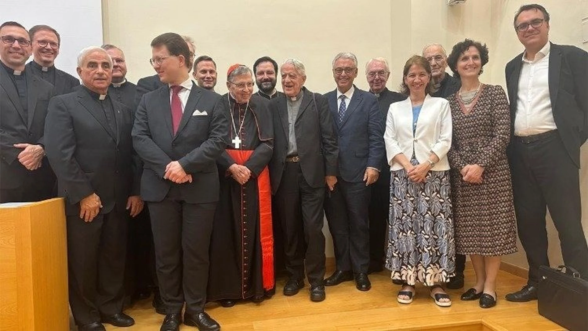 La profesora Sara Gallardo (UCAV) participa en la reunión anual del Nuevo Círculo de Discípulos de Ratzinger