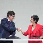 Salvador Illa e Isabel Rodríguez firman un protocolo para la gestión del patrimonio procedente de la Sareb