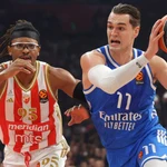 Hezonja intenta marcharse de la defensa de Moneke