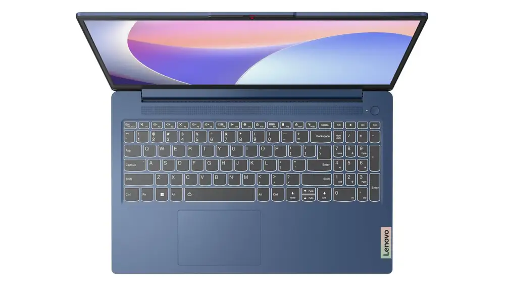 Este portátil tiene un teclado de tamaño completo