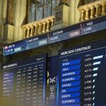 VÍDEO: Economía/Bolsa.- El Ibex 35 conquista los 15.600 puntos en la semana del naufragio de la OPA de BBVA