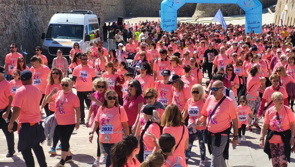 Acmuma durante la carrera de la mujer