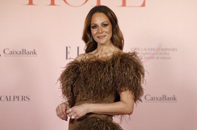 El look glamuroso de Eva González.