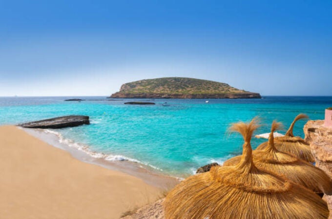 4.000 euros menos de cinco días: el gasto de una turista durante sus vacaciones en Ibiza